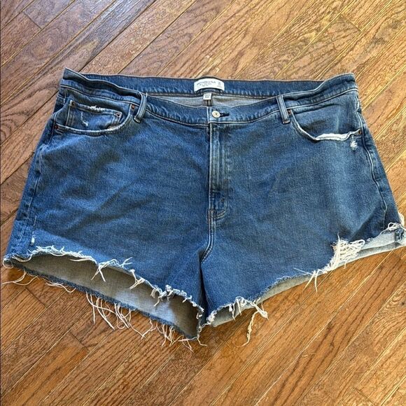 Abercrombie & Fitch Women’s 36/22 Curve Love The 4” Mom Shorts High rise denim - Picture 2 of 13